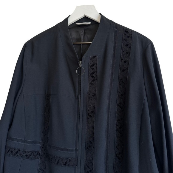 Akris Punto Black Lace Inset Zip-Up Jacket, Size 14 - Picture 3 of 11